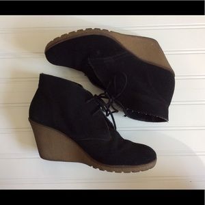 Chinese Laundry Suede Wedges sz 7.5